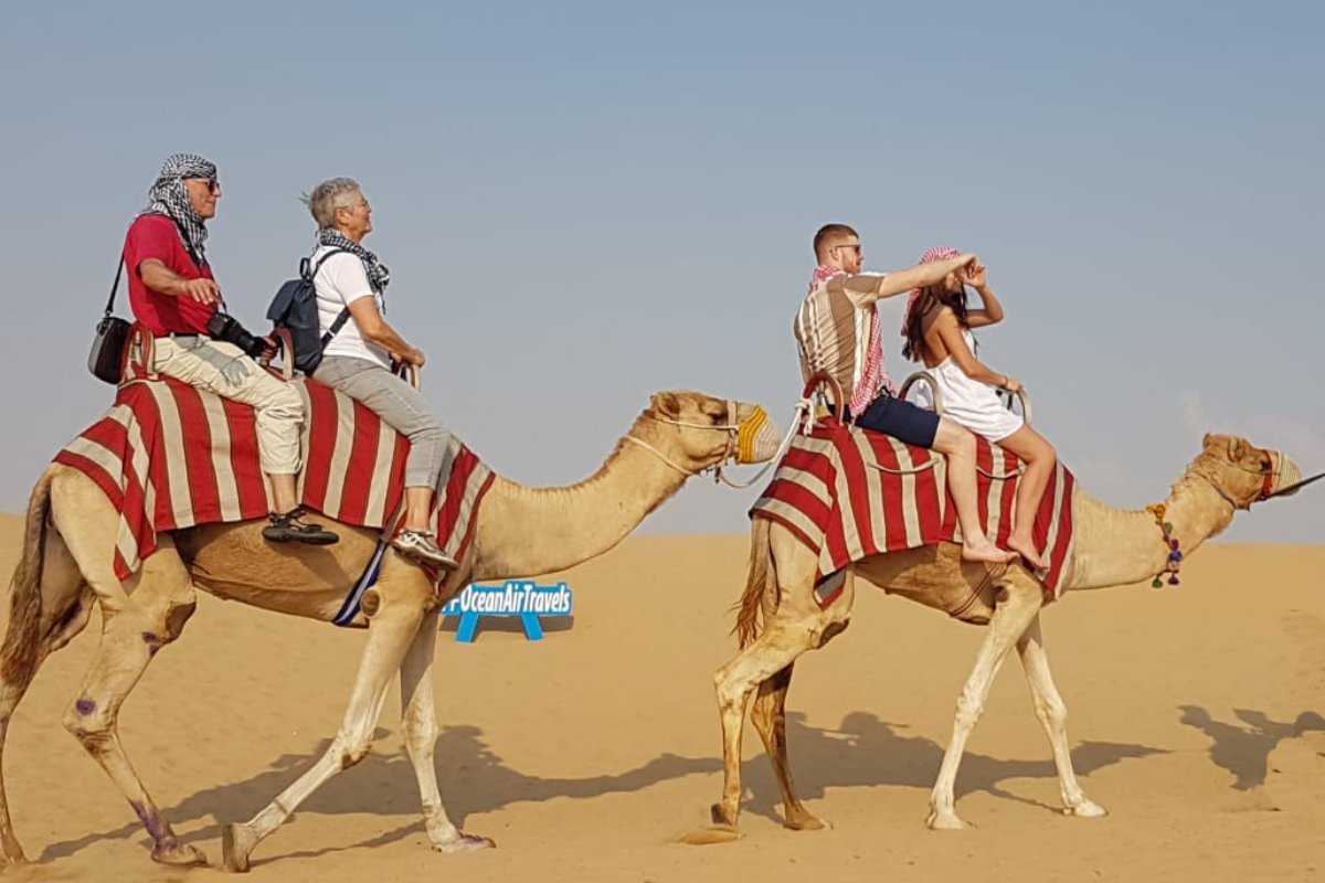 Kamelritt in der Wüste